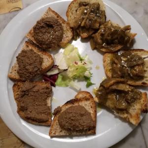 Crostini Fegatini e Porcini